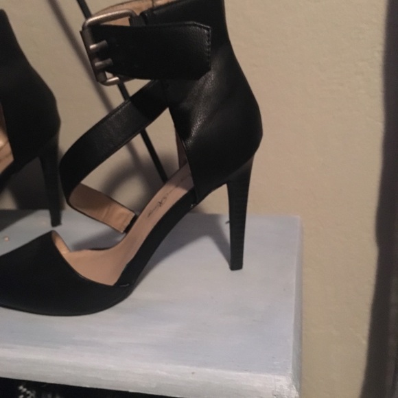 Shoes - Picture 2 of 3